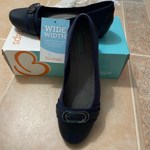 BareTraps Shoes - Baretraps Navy flats